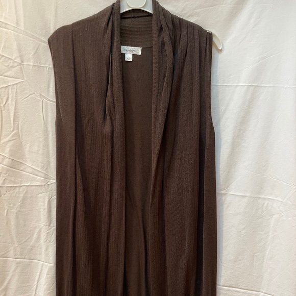 Dressbarn Sweaters - Dressbarn, long sleepless sweater vest, size Large.